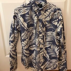 👛4 items $20👛Men’s American Eagle cotton shirt.